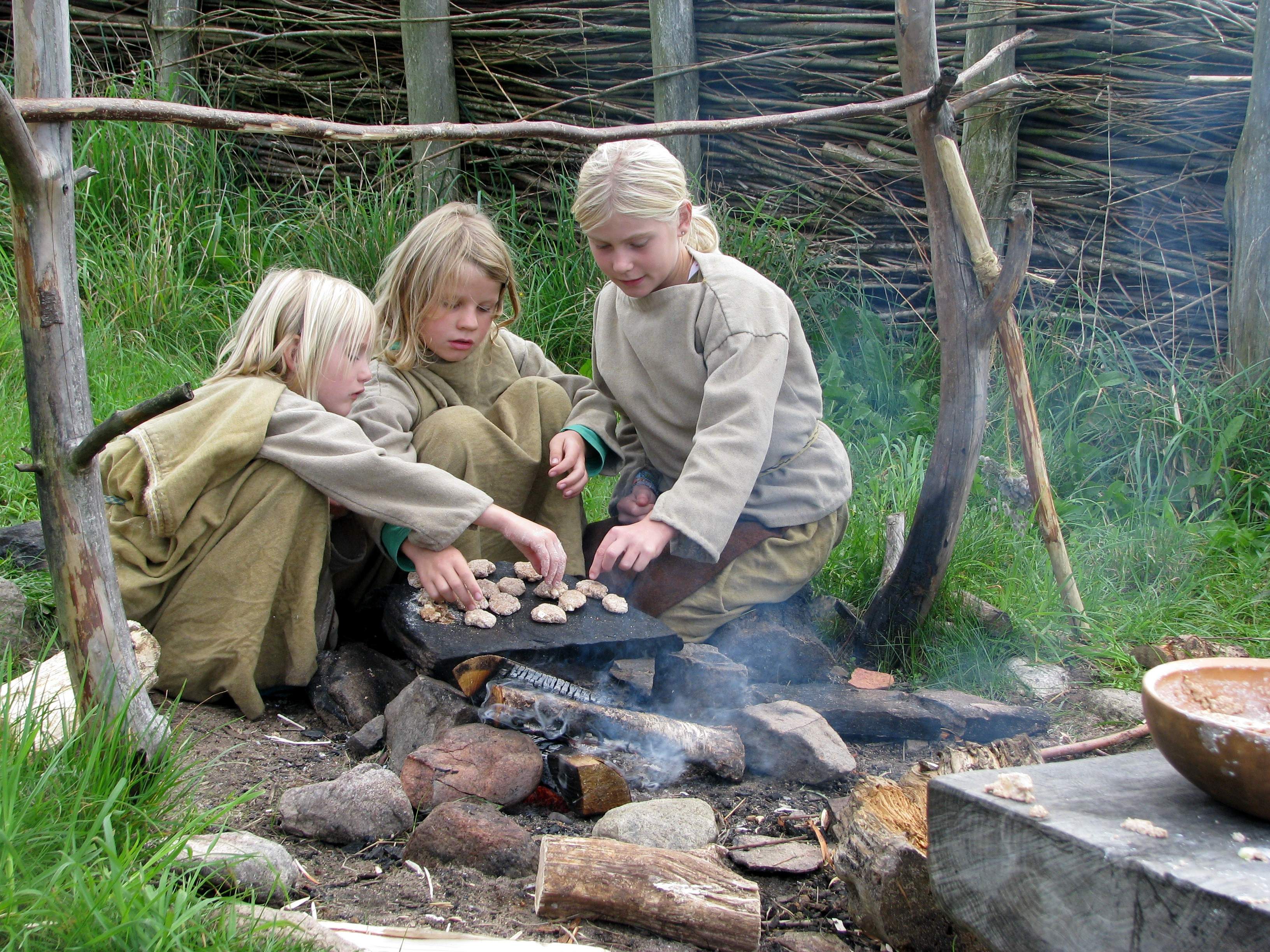 Børn bager kiks.jpg